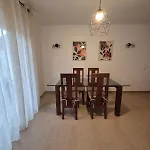 Escobar Plaza Appartement *